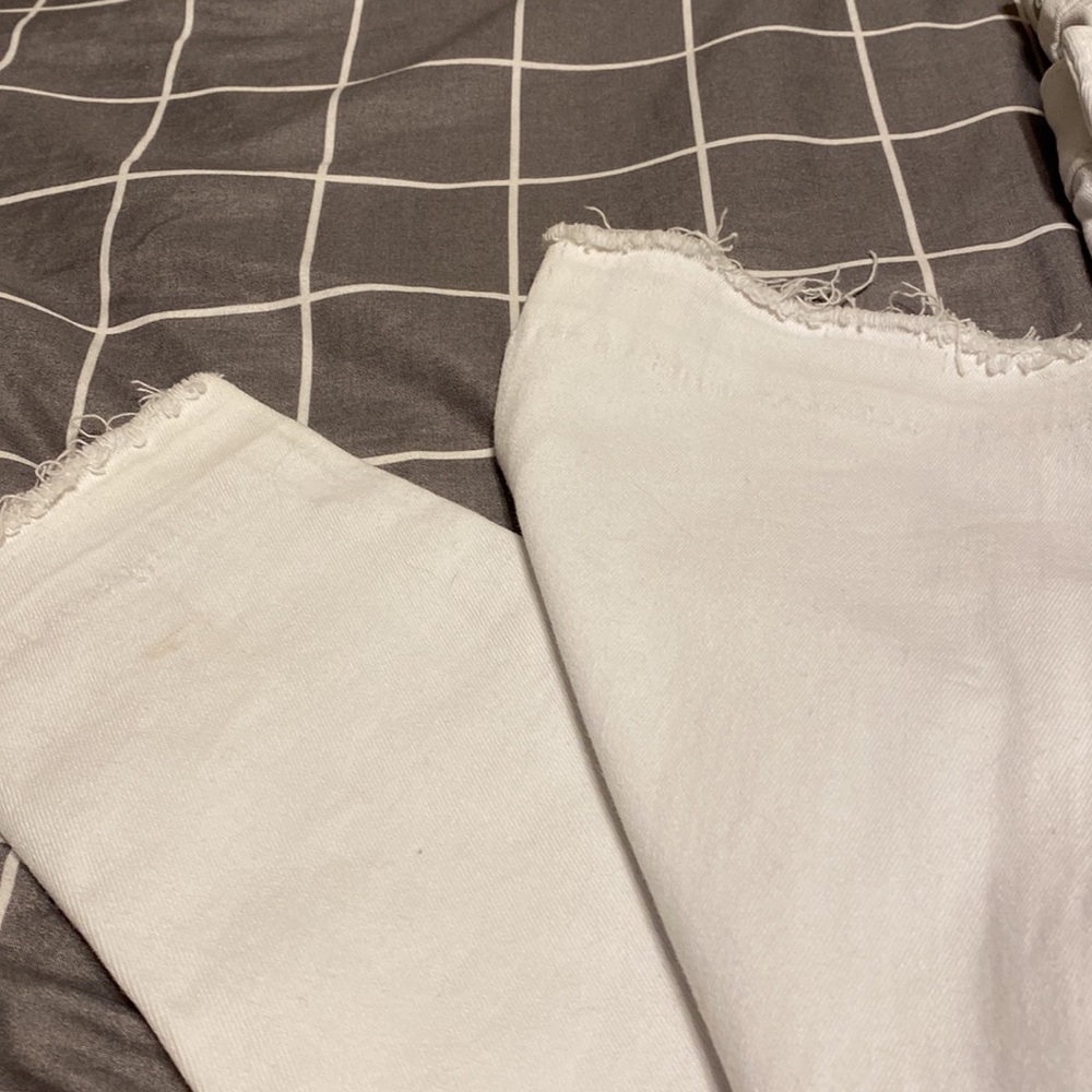 OLD NAVY. Women’s jeans. - Picture 2 of 7